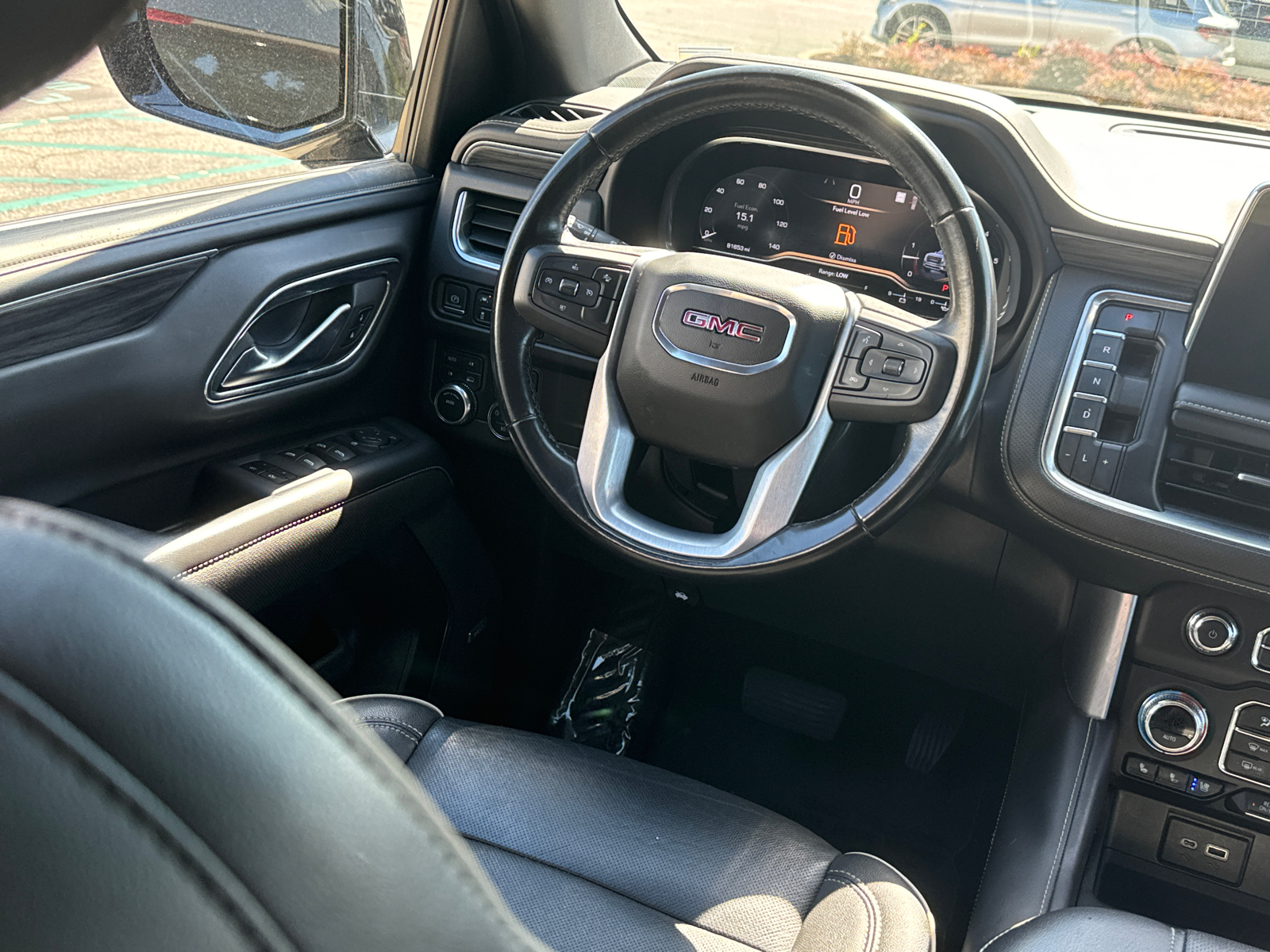 2022 GMC Yukon XL SLT 28