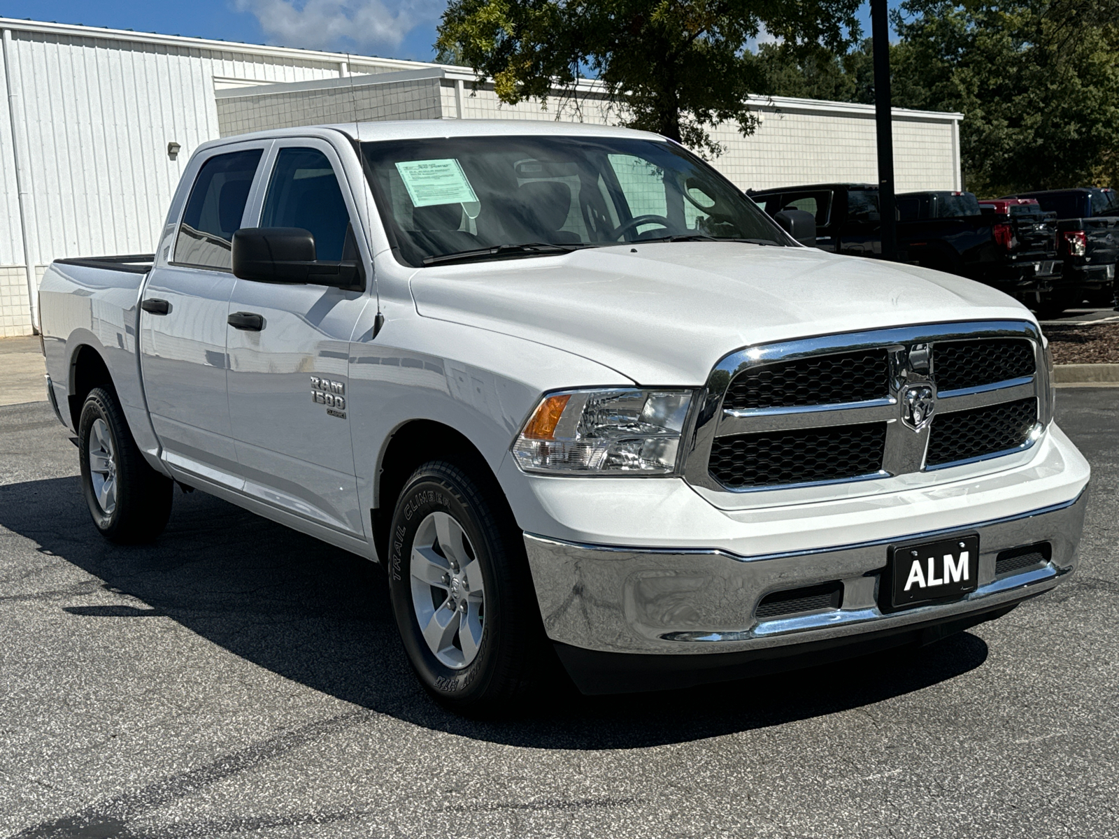 2022 Ram 1500 Classic SLT 3