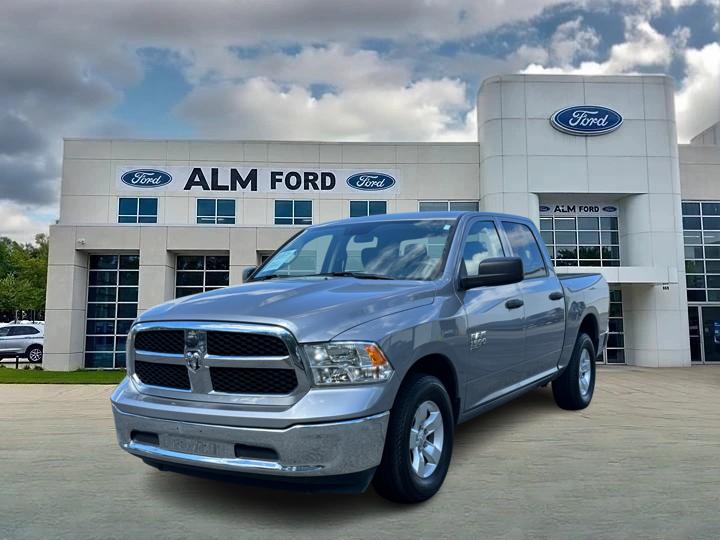 2022 Ram 1500 Classic SLT 1