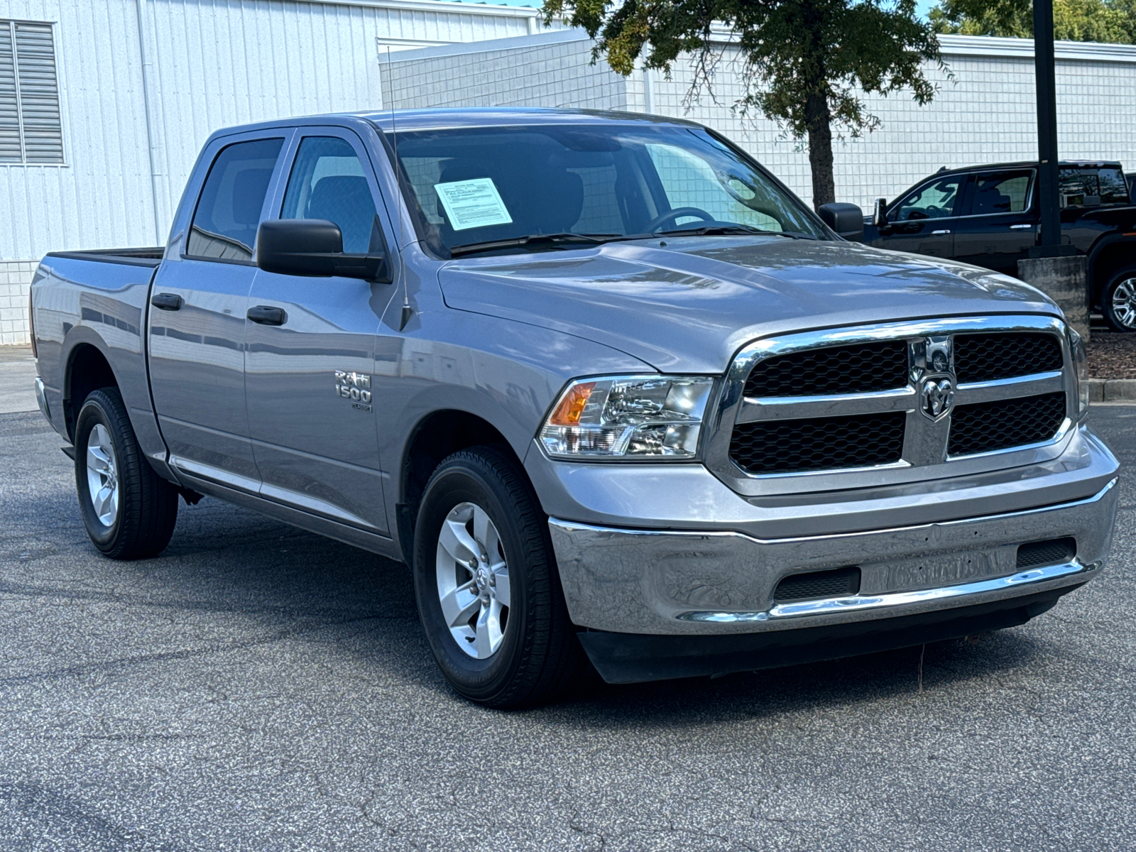 2022 Ram 1500 Classic SLT 3