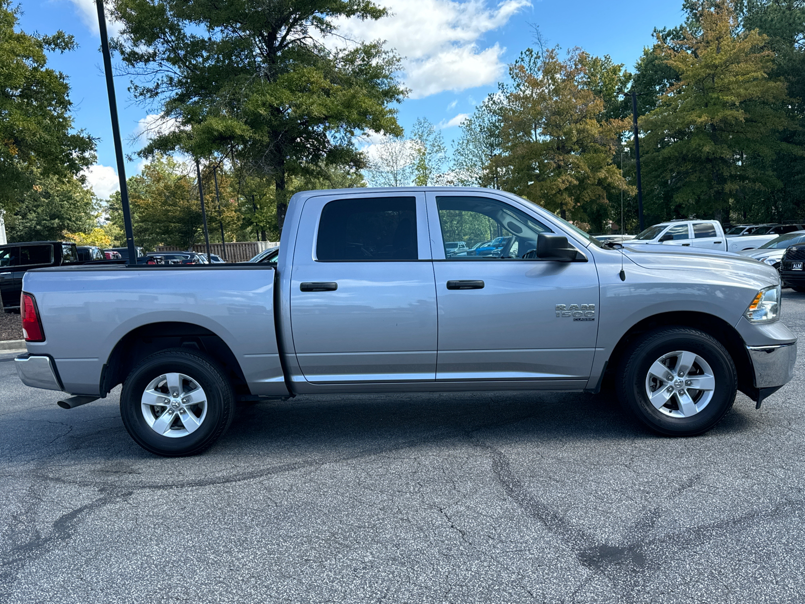 2022 Ram 1500 Classic SLT 4