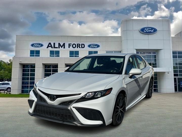 2022 Toyota Camry SE 1