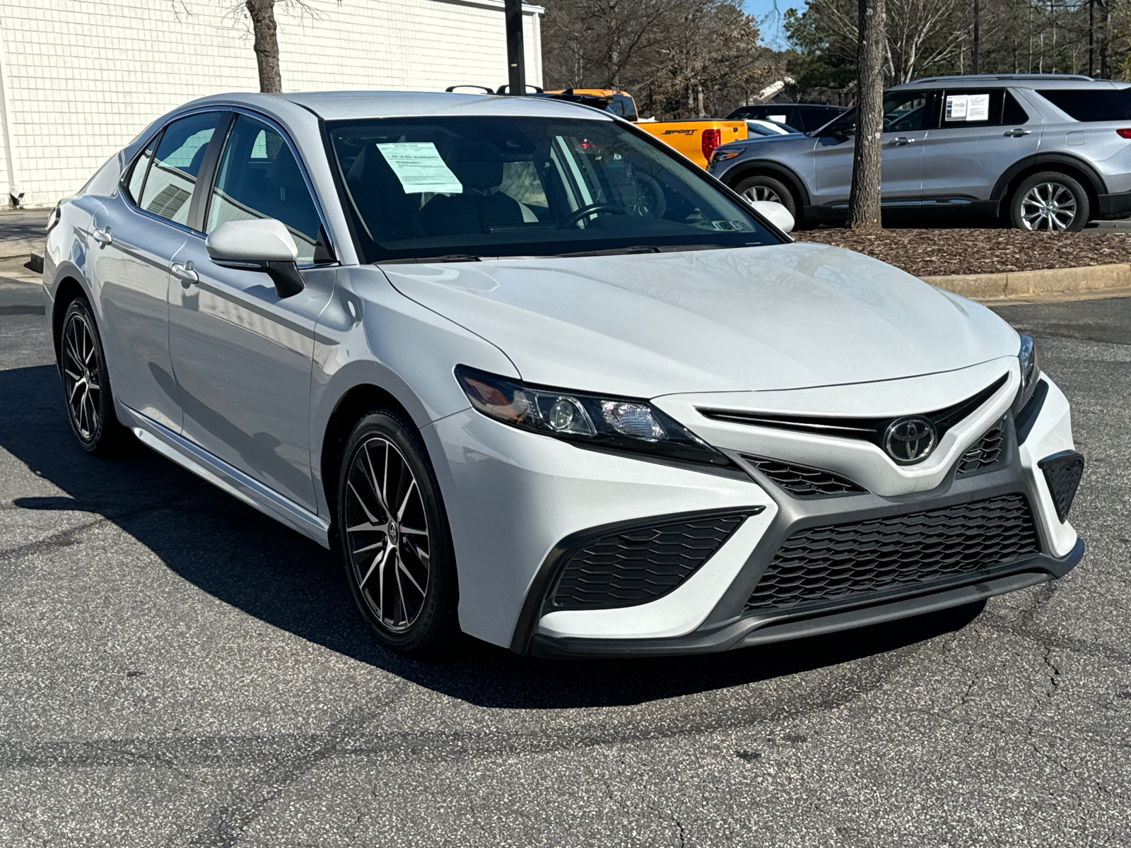 2022 Toyota Camry SE 3