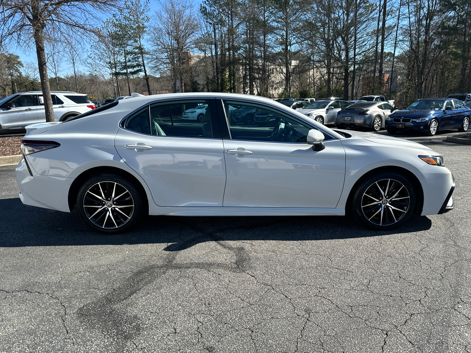 2022 Toyota Camry SE 4