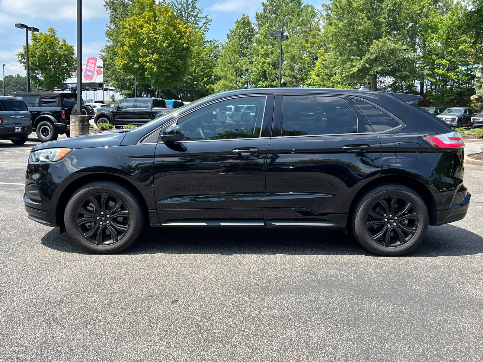 2023 Ford Edge SE 2