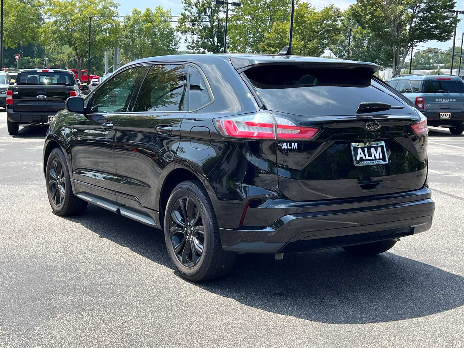 2023 Ford Edge SE 3