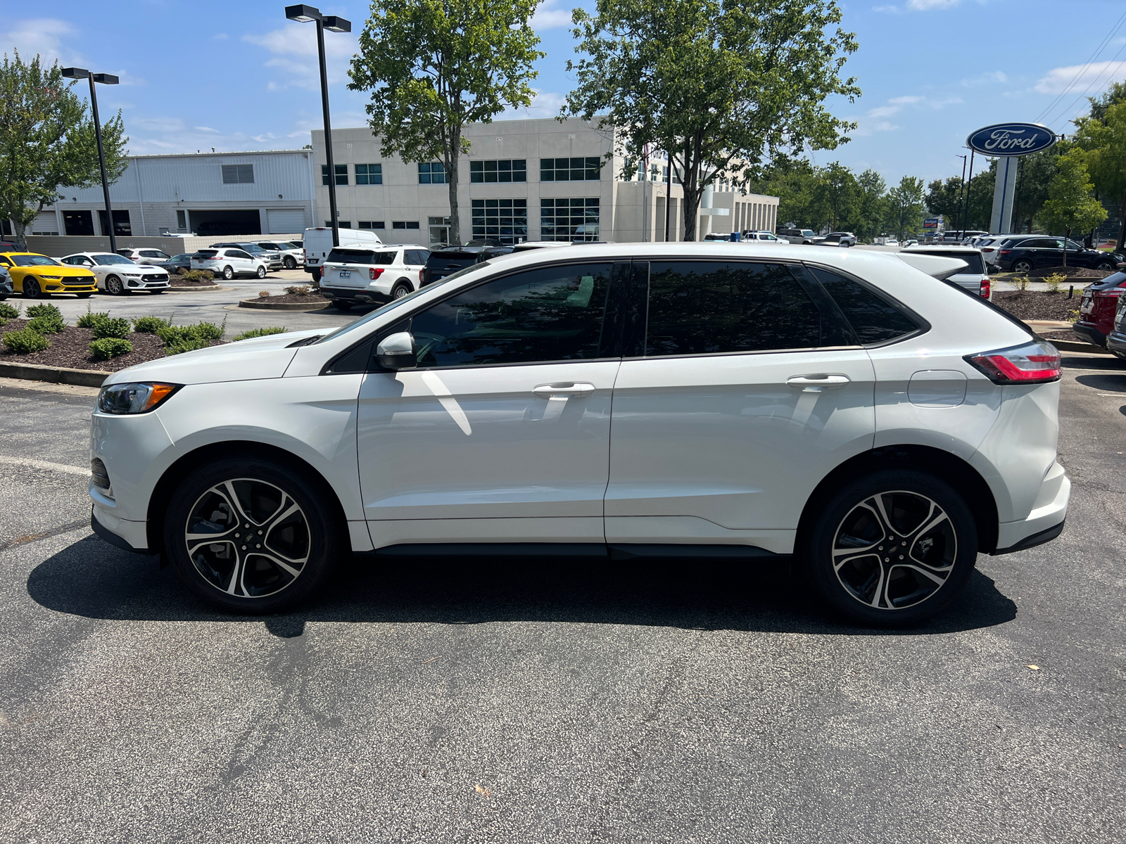 2023 Ford Edge ST 9