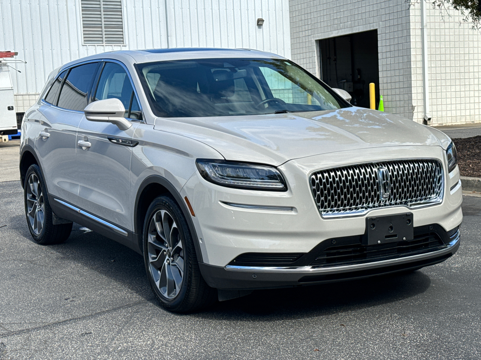 2023 Lincoln Nautilus Reserve 3