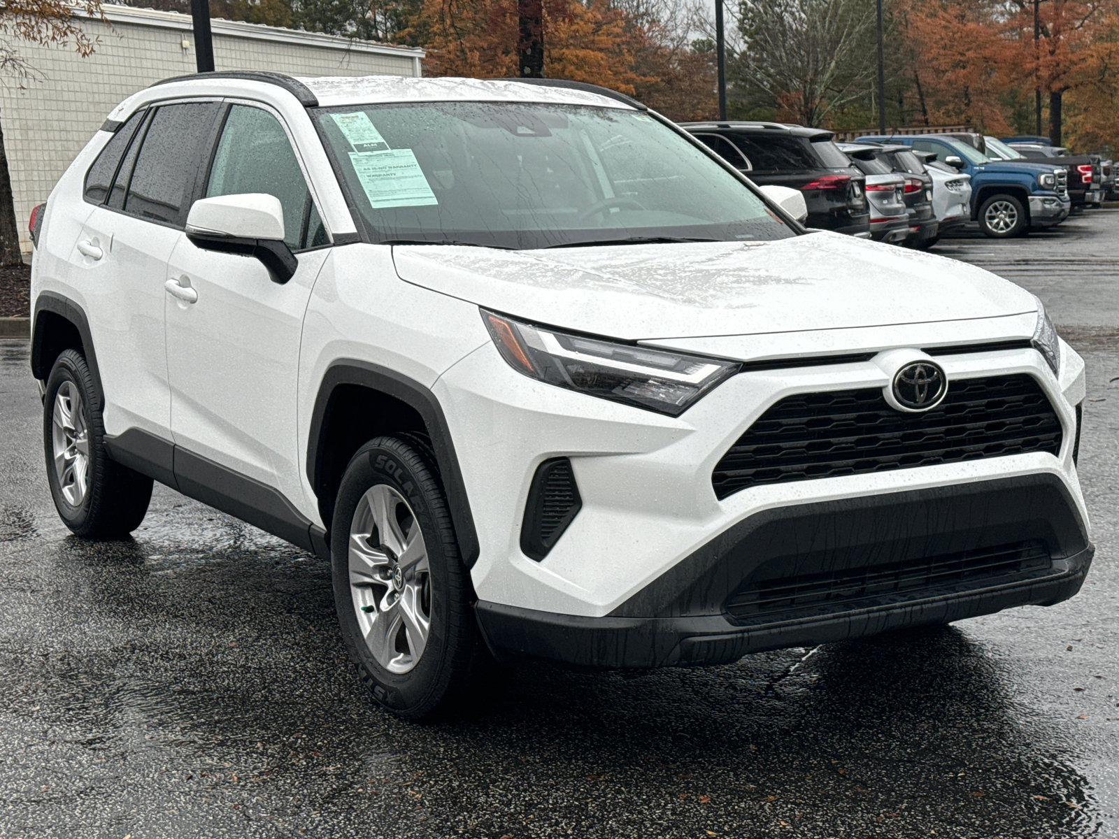 2023 Toyota RAV4 XLE 3