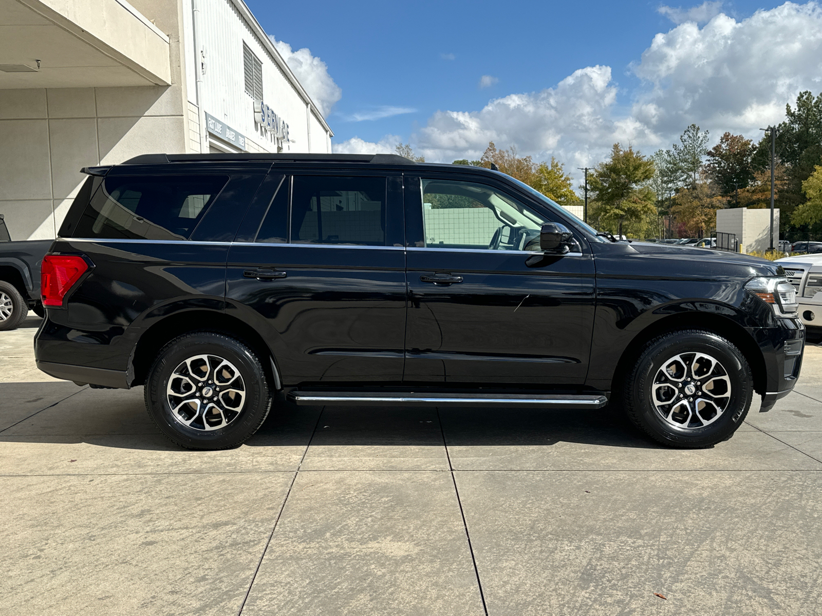 2023 Ford Expedition XLT 4