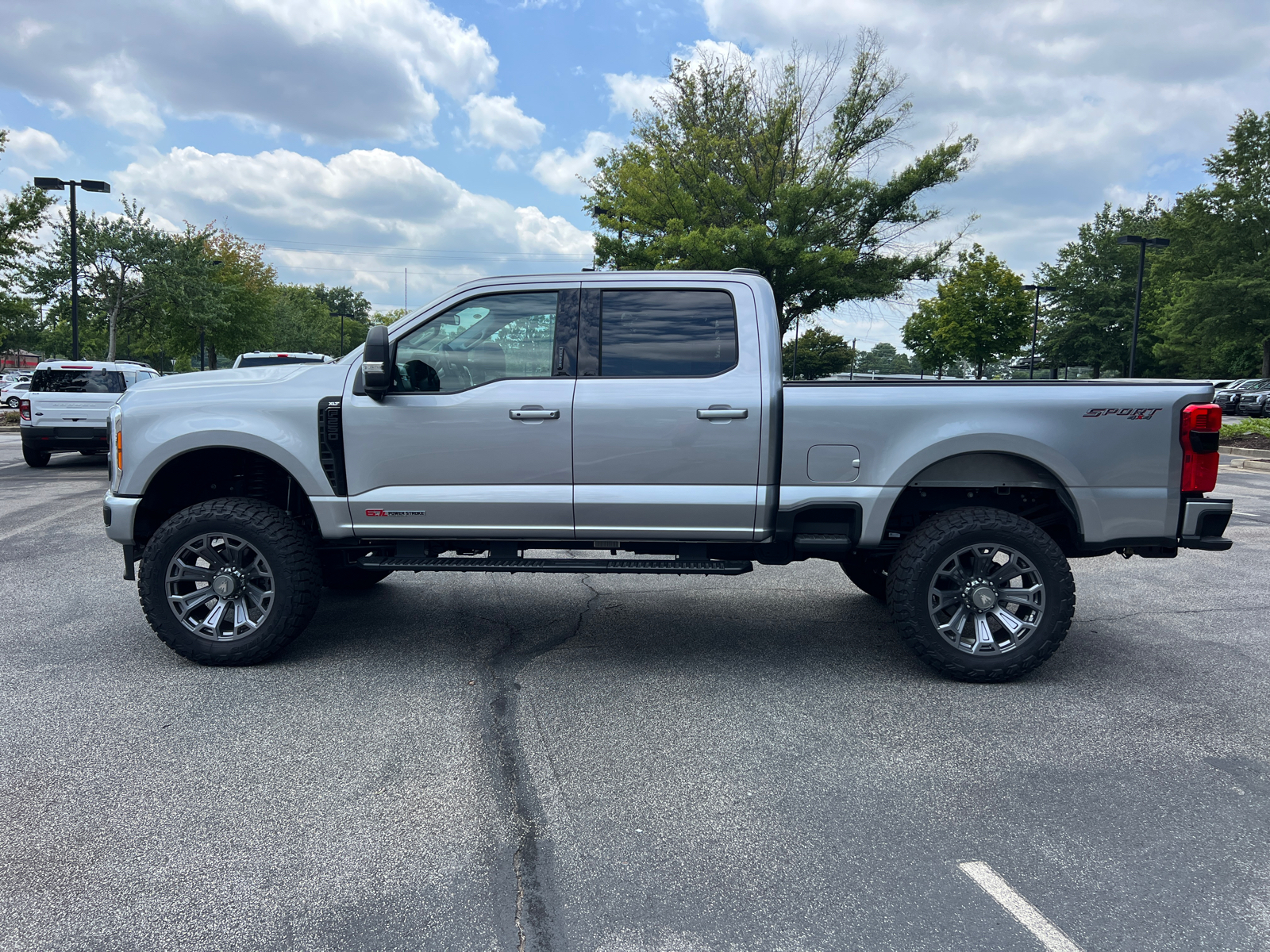 2023 Ford F-250SD XLT 8