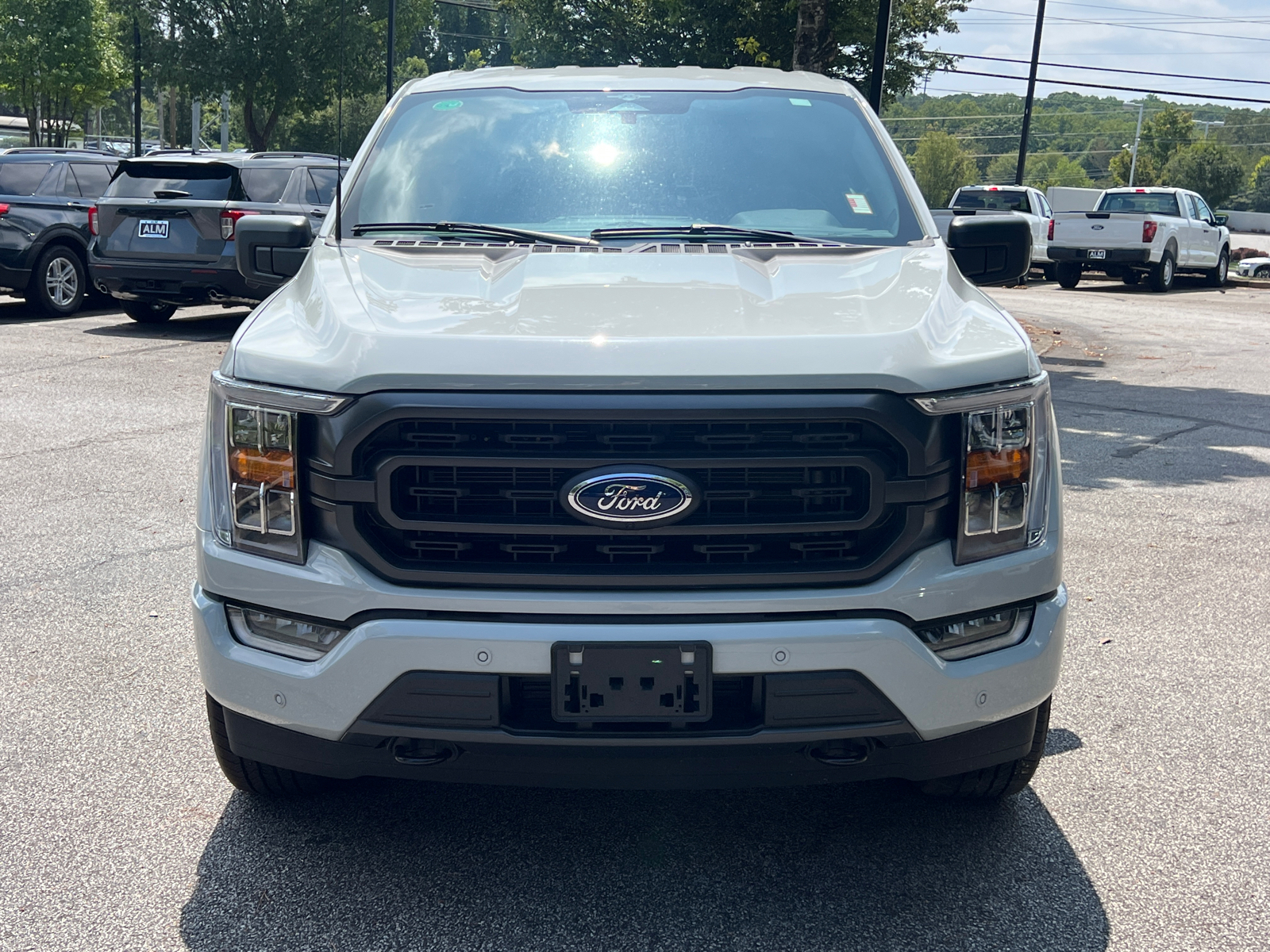 2023 Ford F-150 XLT 2