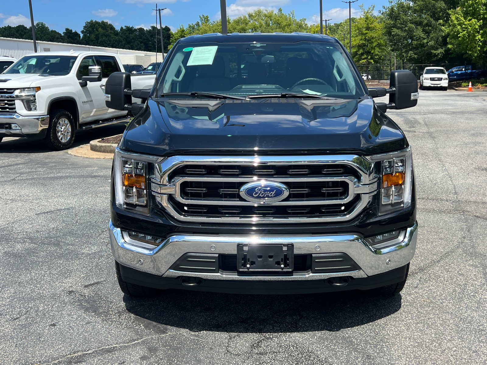 2023 Ford F-150 XLT 2