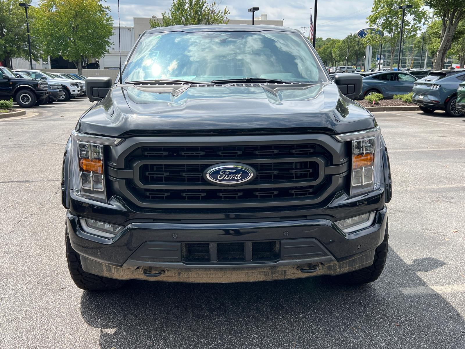 2023 Ford F-150 XLT 2