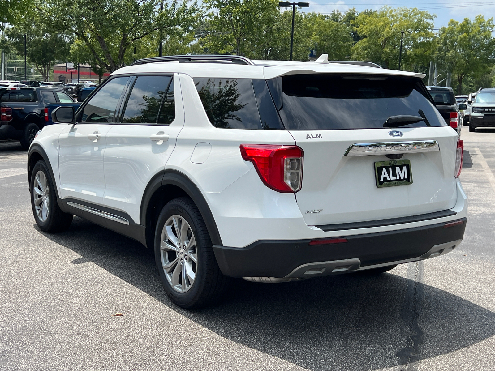 2023 Ford Explorer XLT 3