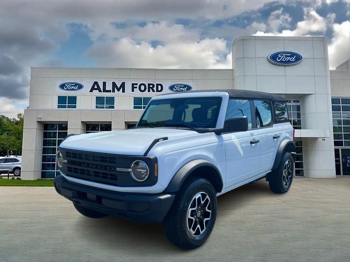 2023 Ford Bronco Base 1