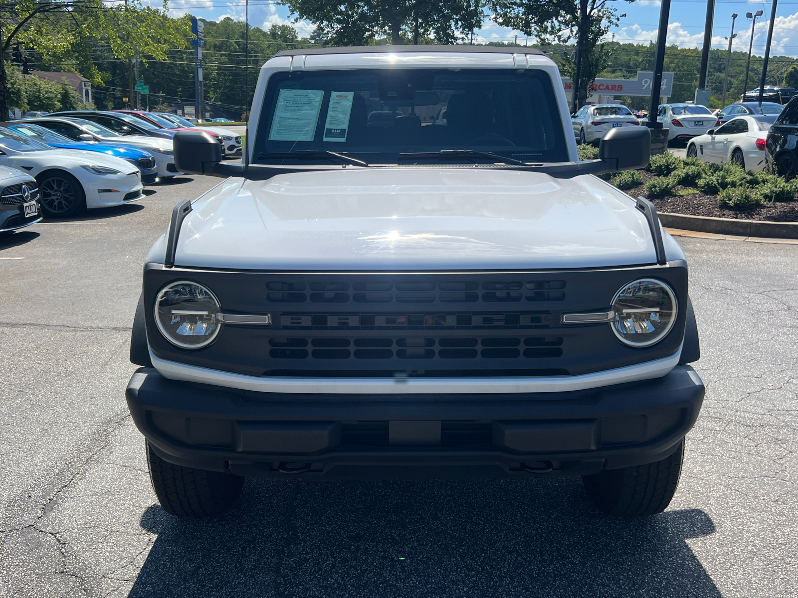 2023 Ford Bronco Base 2