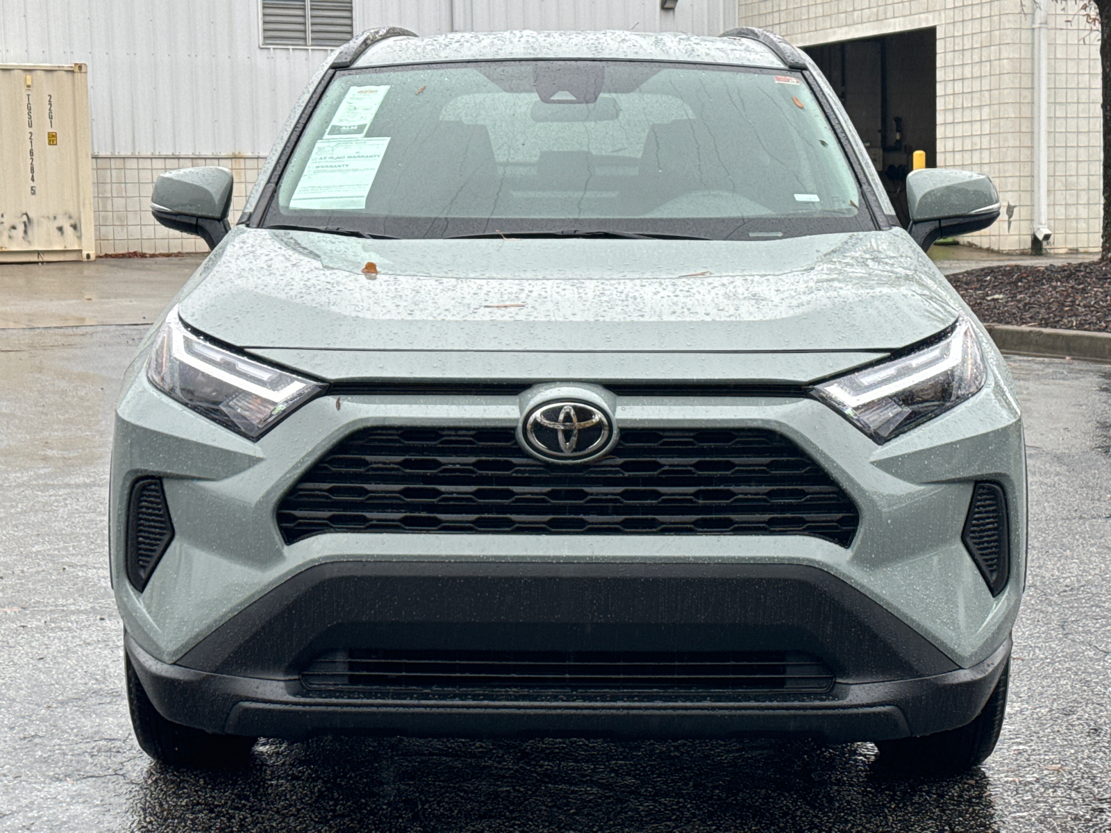 2023 Toyota RAV4 XLE 2