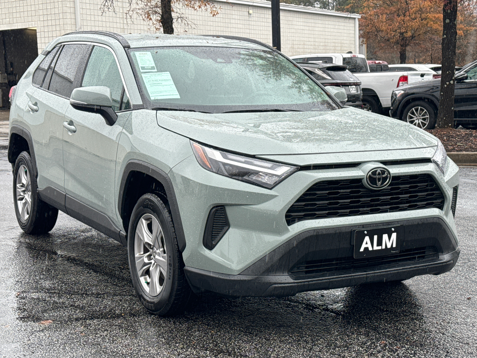 2023 Toyota RAV4 XLE 3