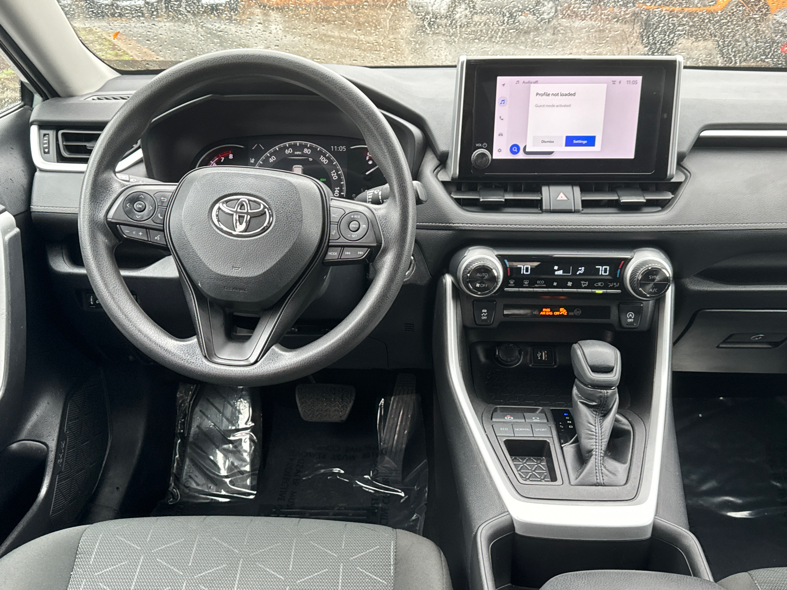 2023 Toyota RAV4 XLE 23