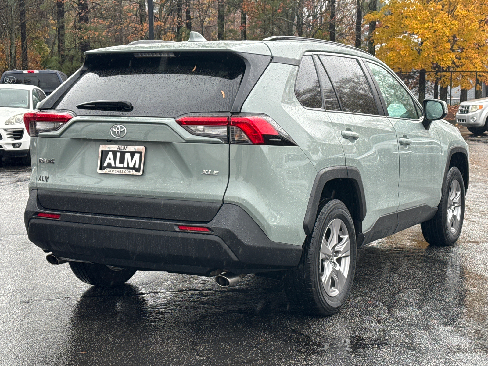 2023 Toyota RAV4 XLE 5