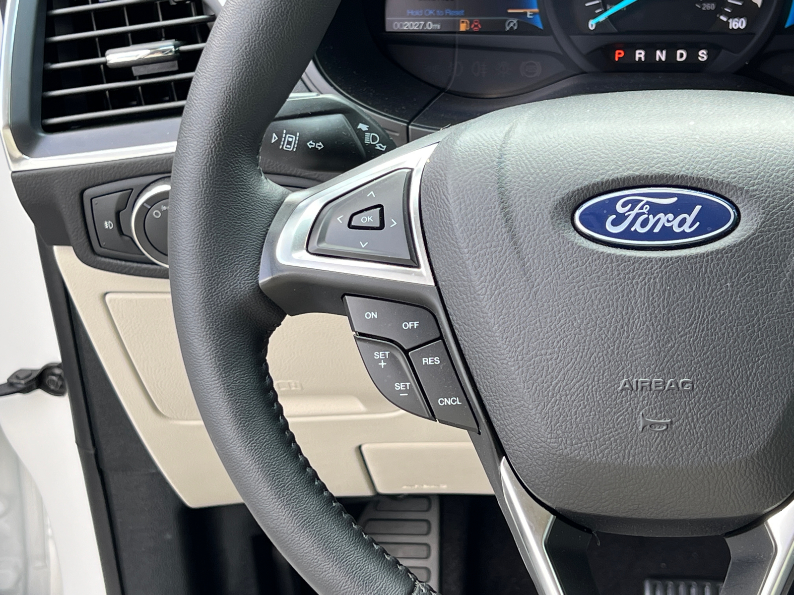 2024 Ford Edge Titanium 19