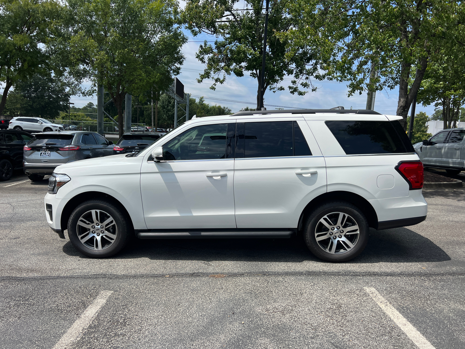 2024 Ford Expedition XLT 8