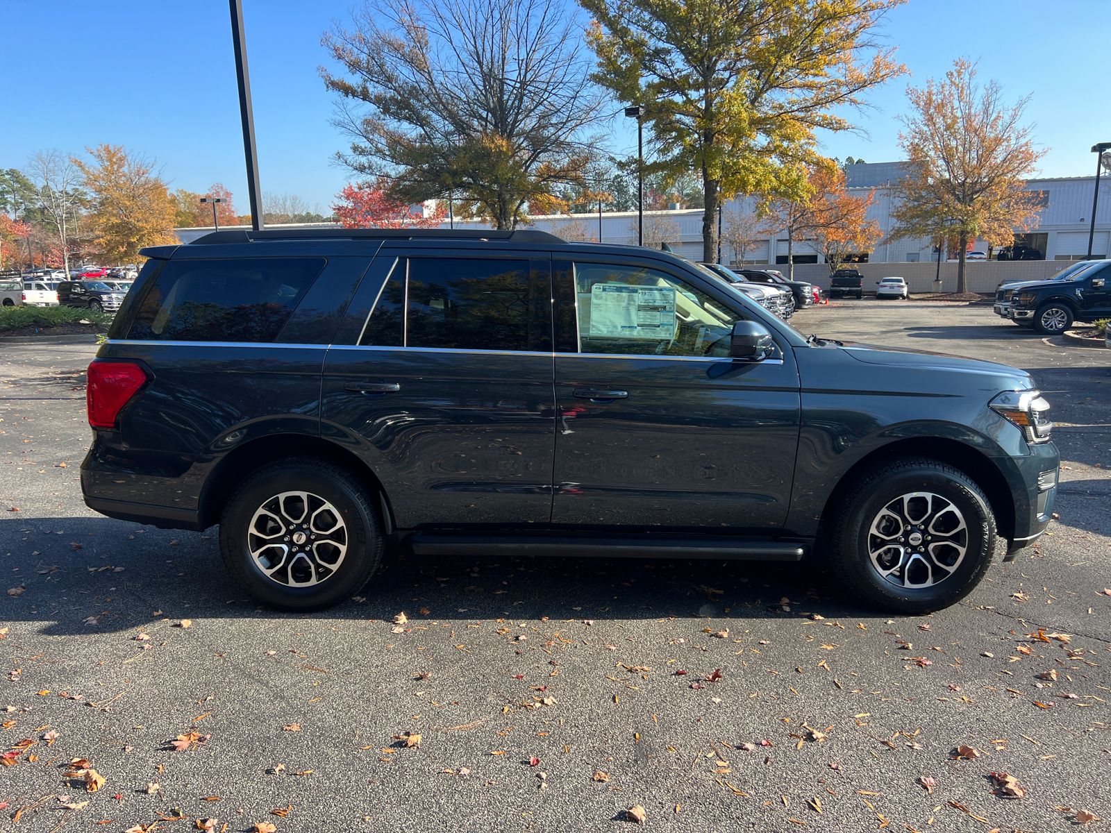 2024 Ford Expedition XLT 4