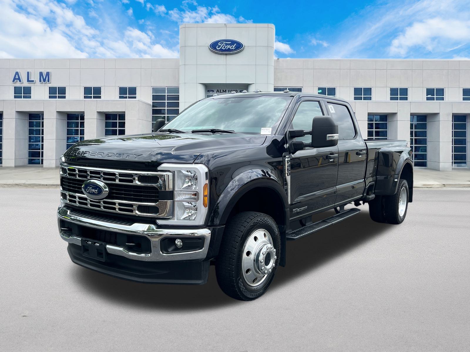 2024 Ford F-450 XLT photo 2