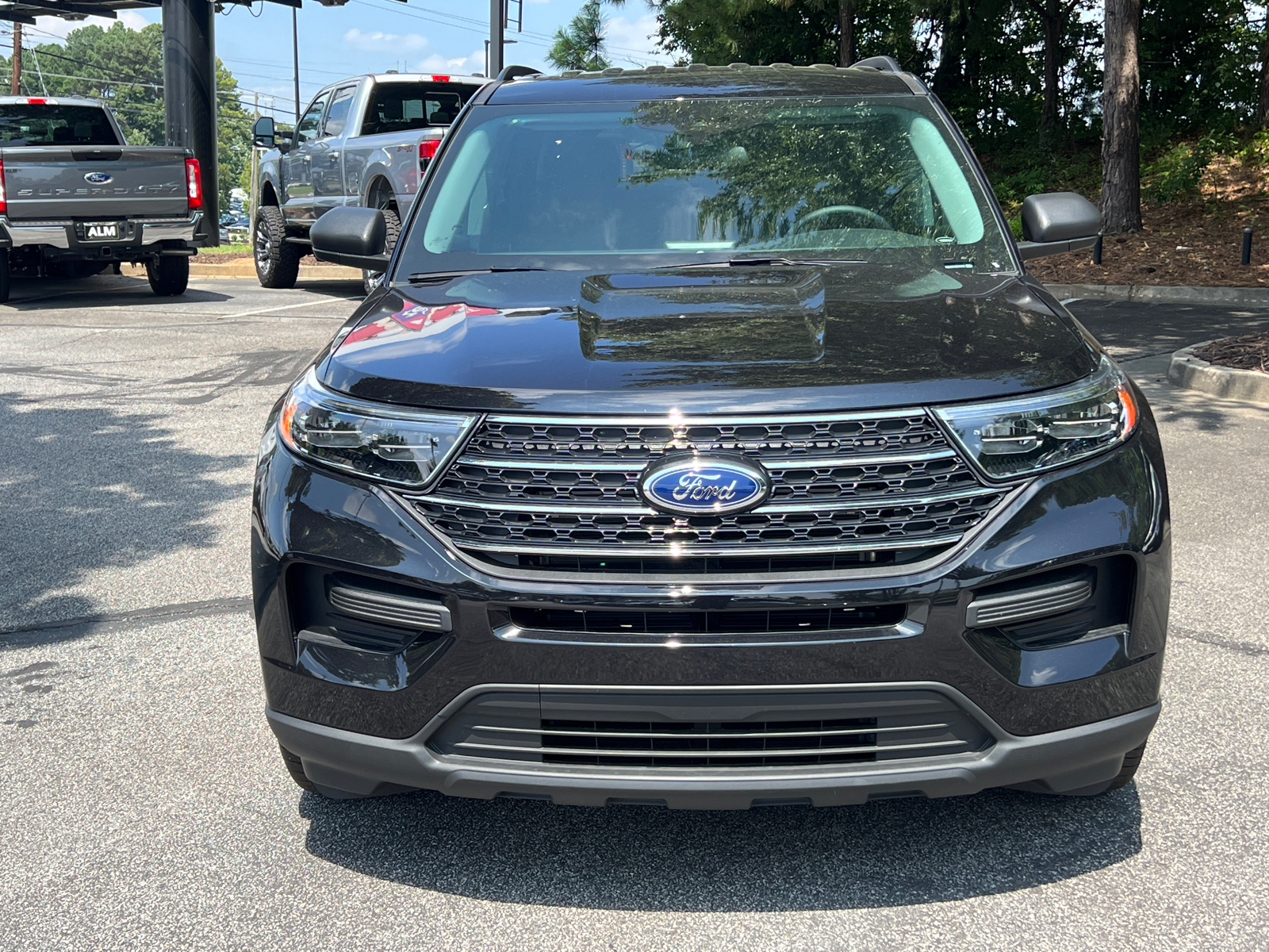 2024 Ford Explorer XLT 2