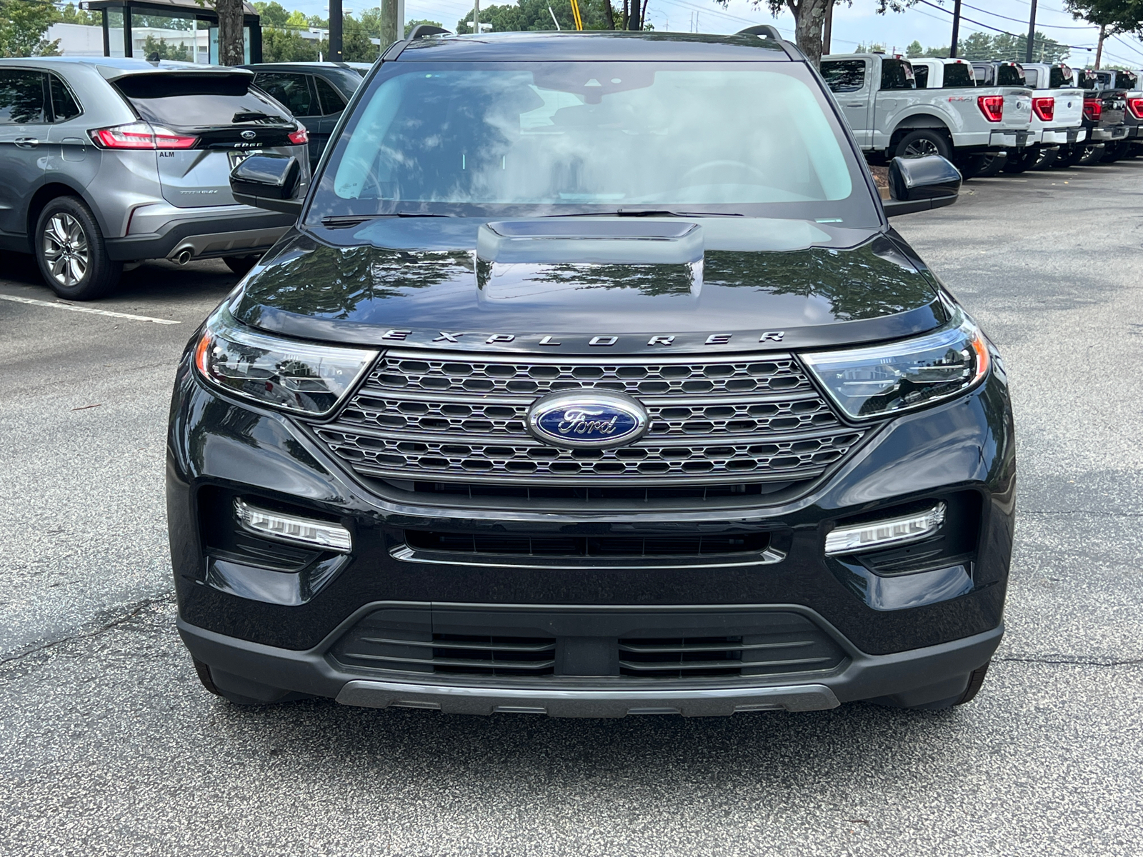 2024 Ford Explorer XLT 2