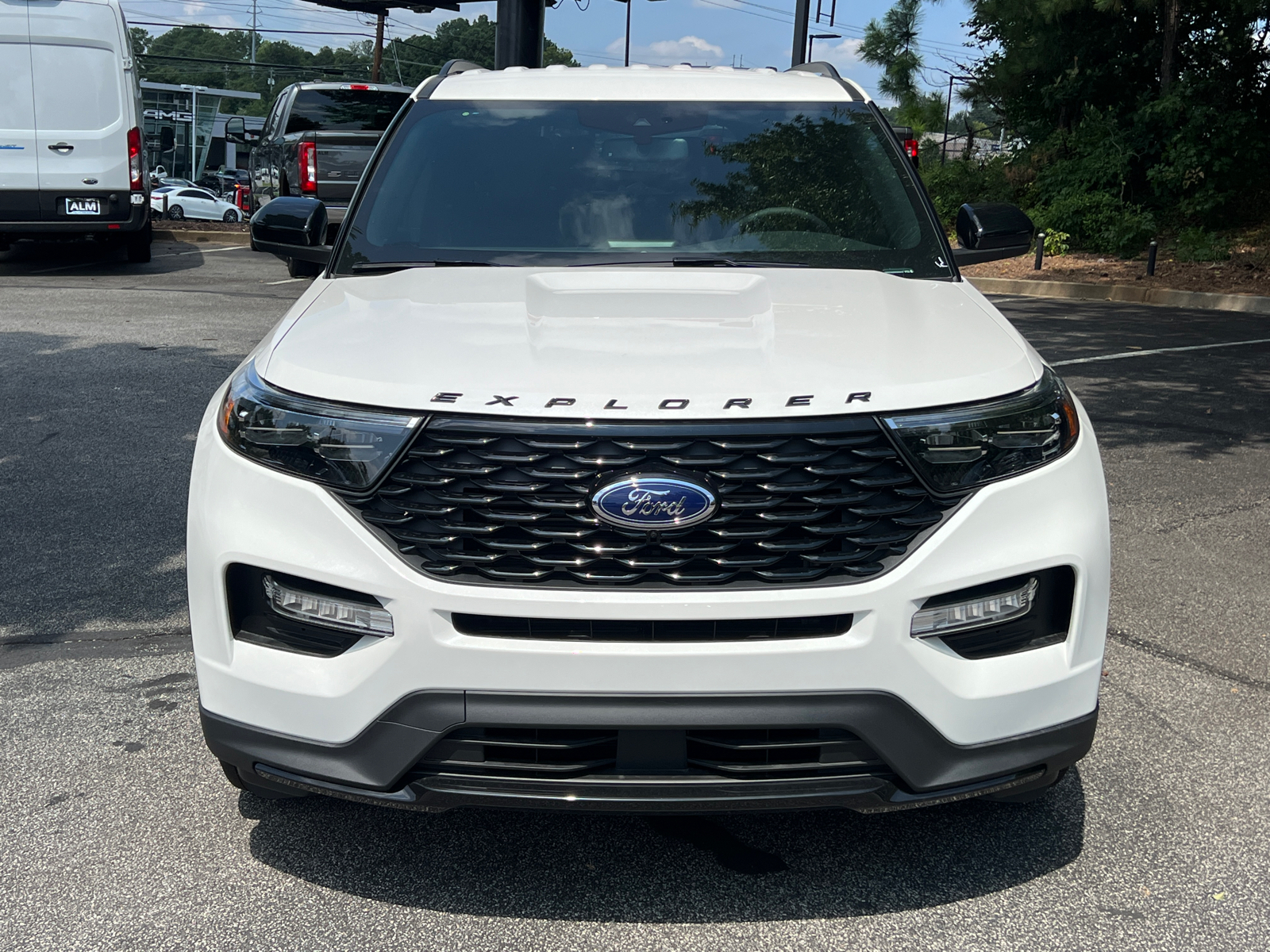 2024 Ford Explorer ST-Line 2