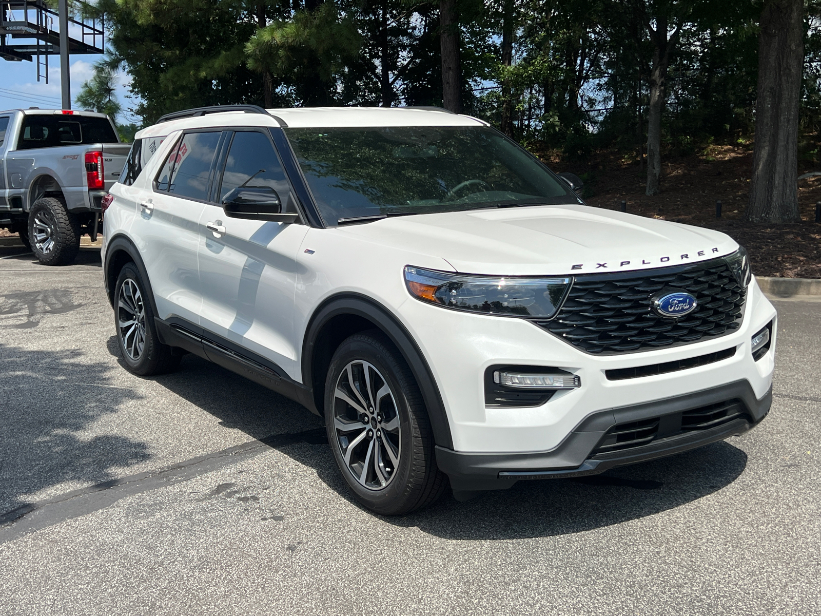 2024 Ford Explorer ST-Line 3