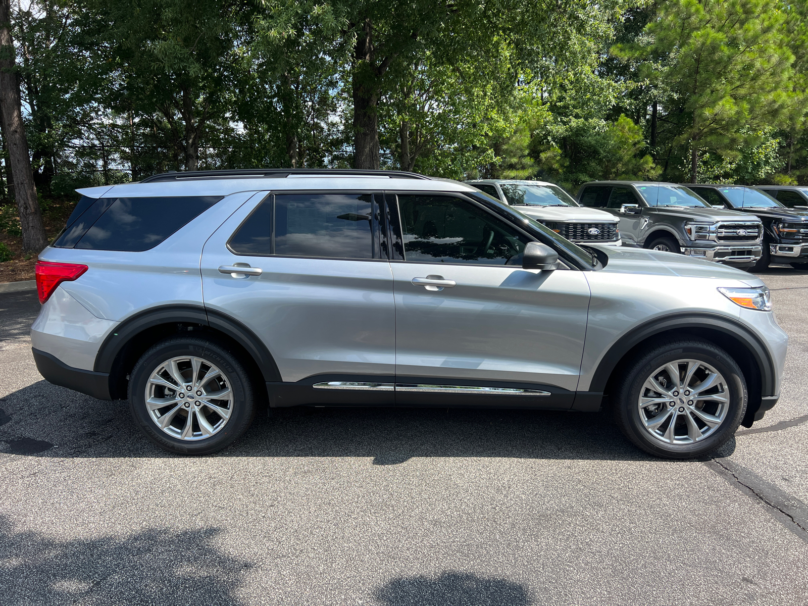 2024 Ford Explorer XLT 4