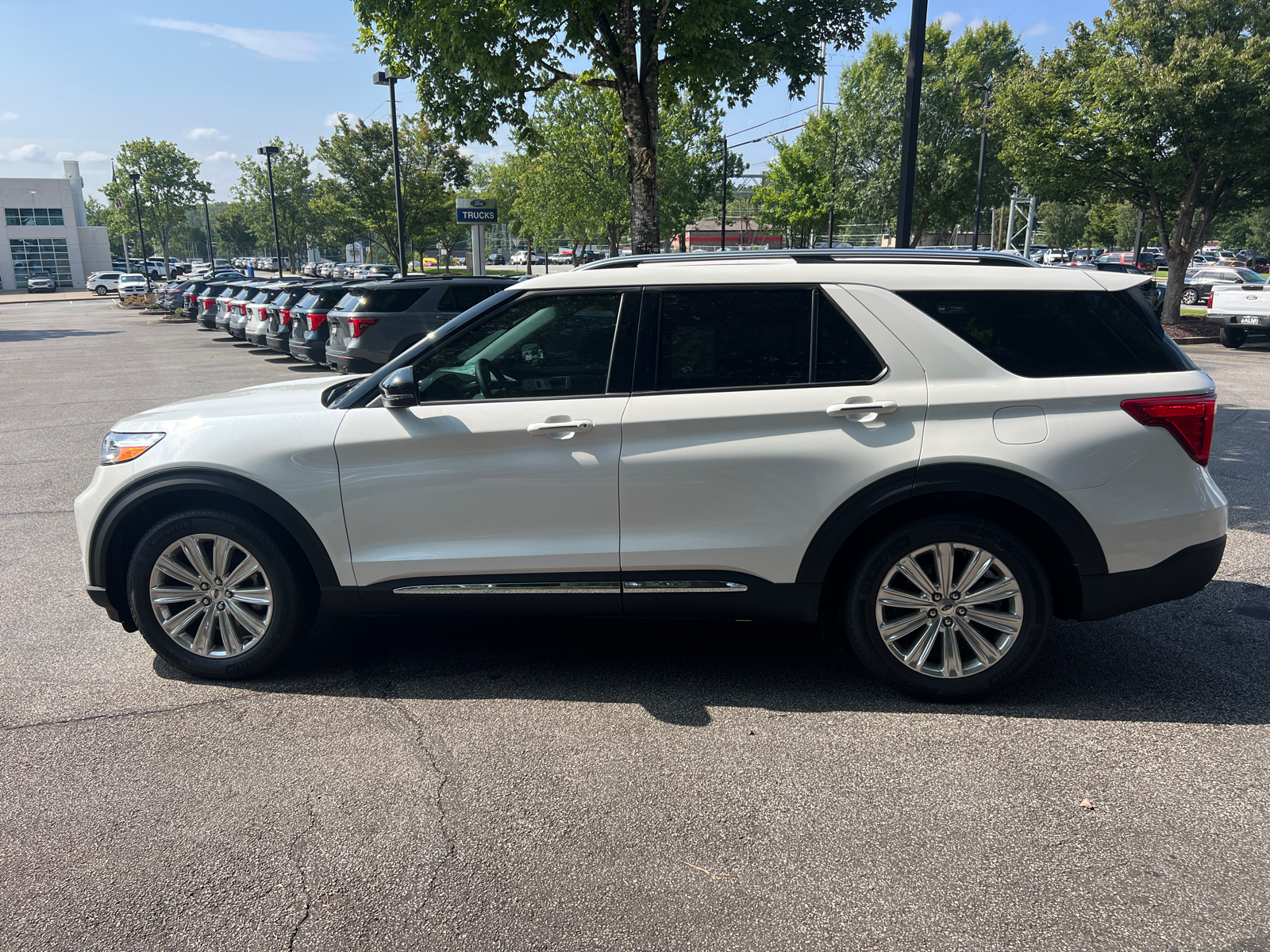 2024 Ford Explorer Limited 8