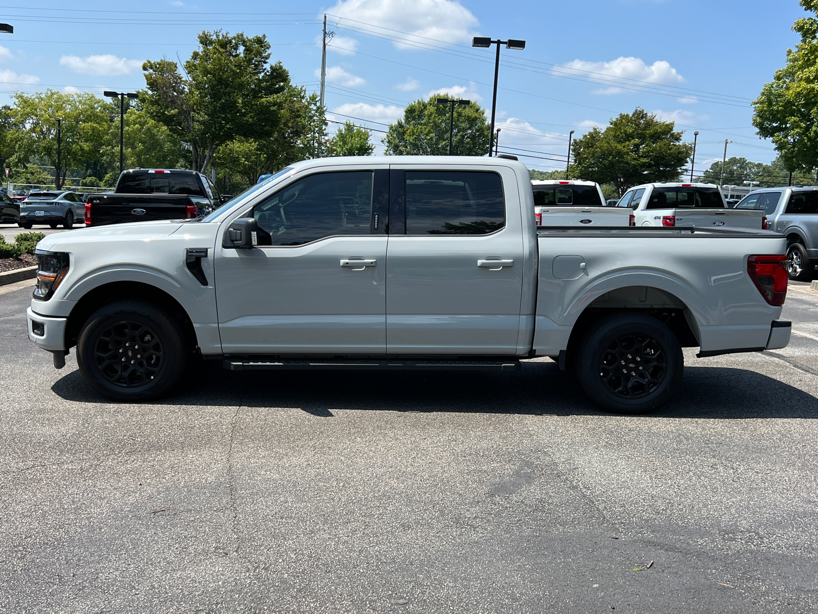 2024 Ford F-150 XLT 2