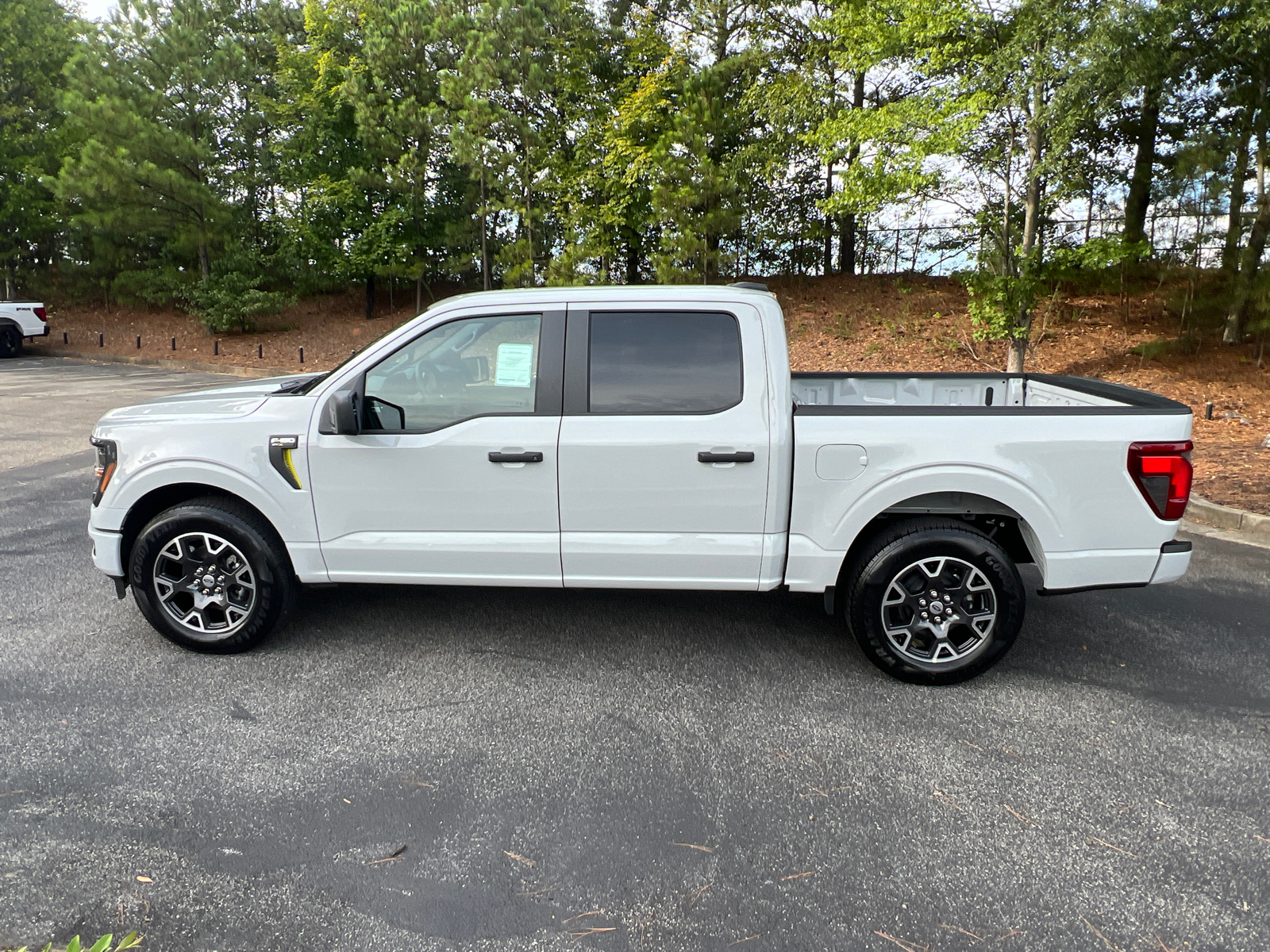 2024 Ford F-150 STX 8