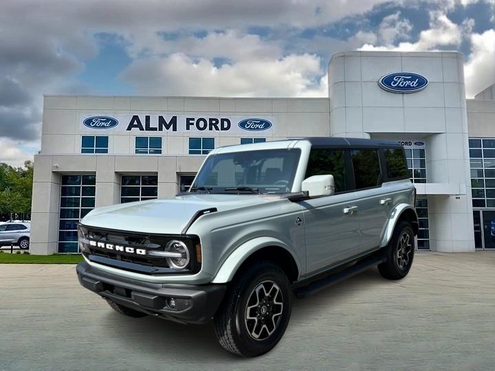 2024 Ford Bronco Outer Banks 1