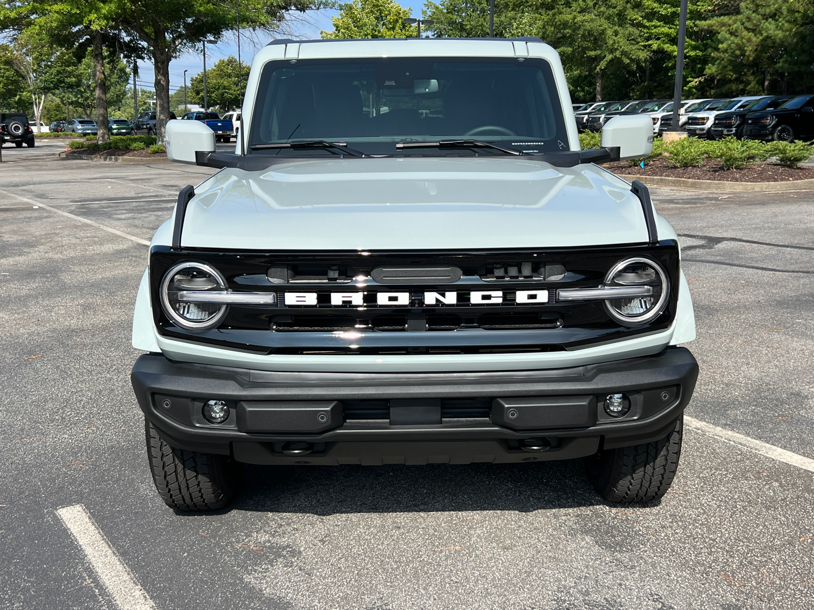 2024 Ford Bronco Outer Banks 2