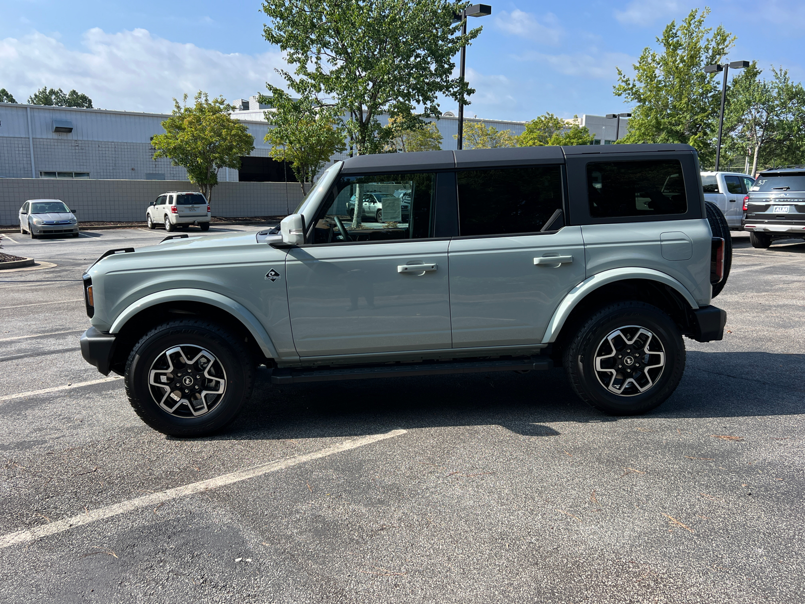 2024 Ford Bronco Outer Banks 8