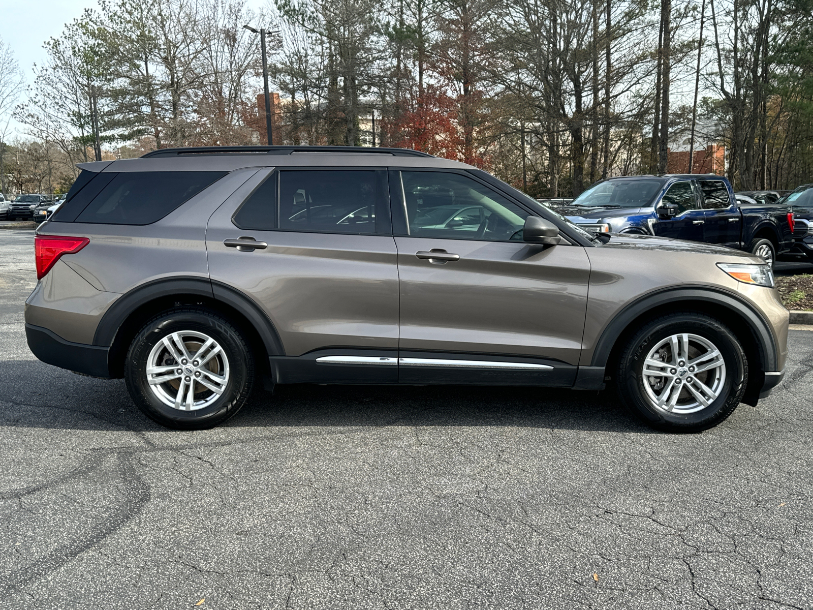 2021 Ford Explorer XLT 4