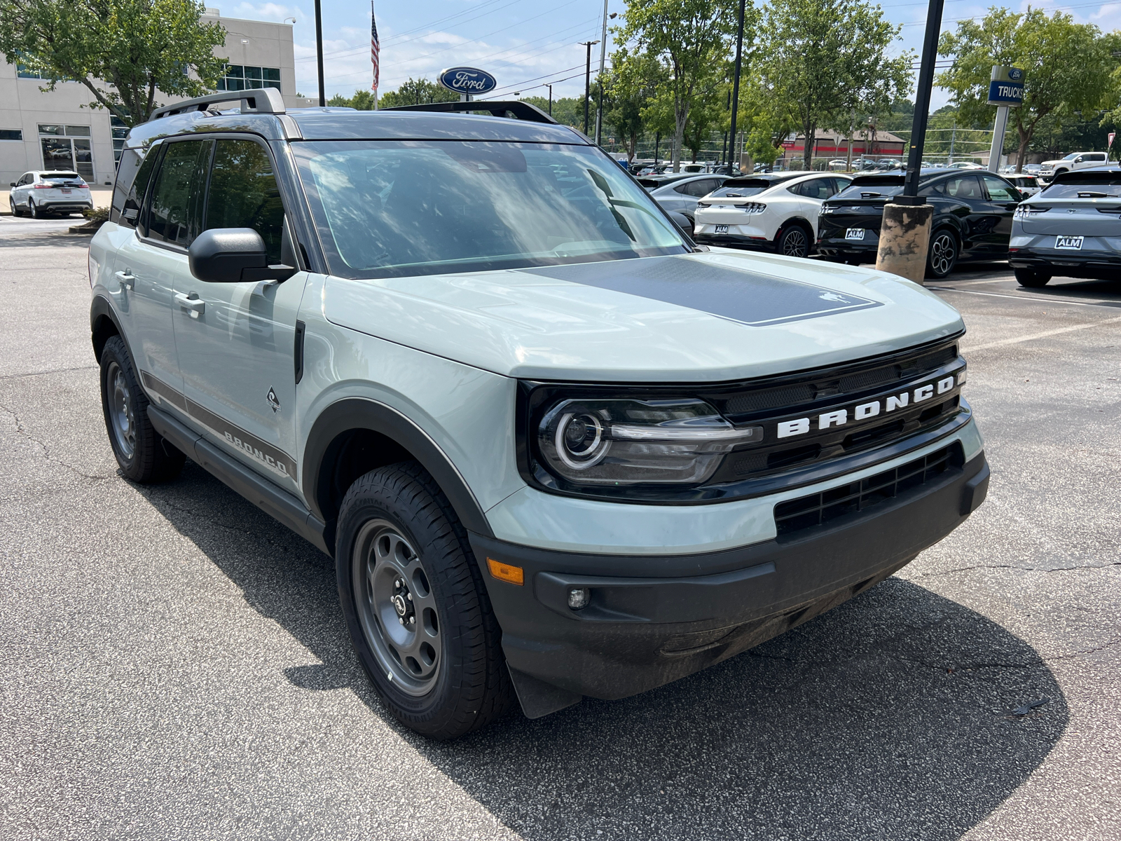 2024 Ford Bronco Sport Outer Banks 3