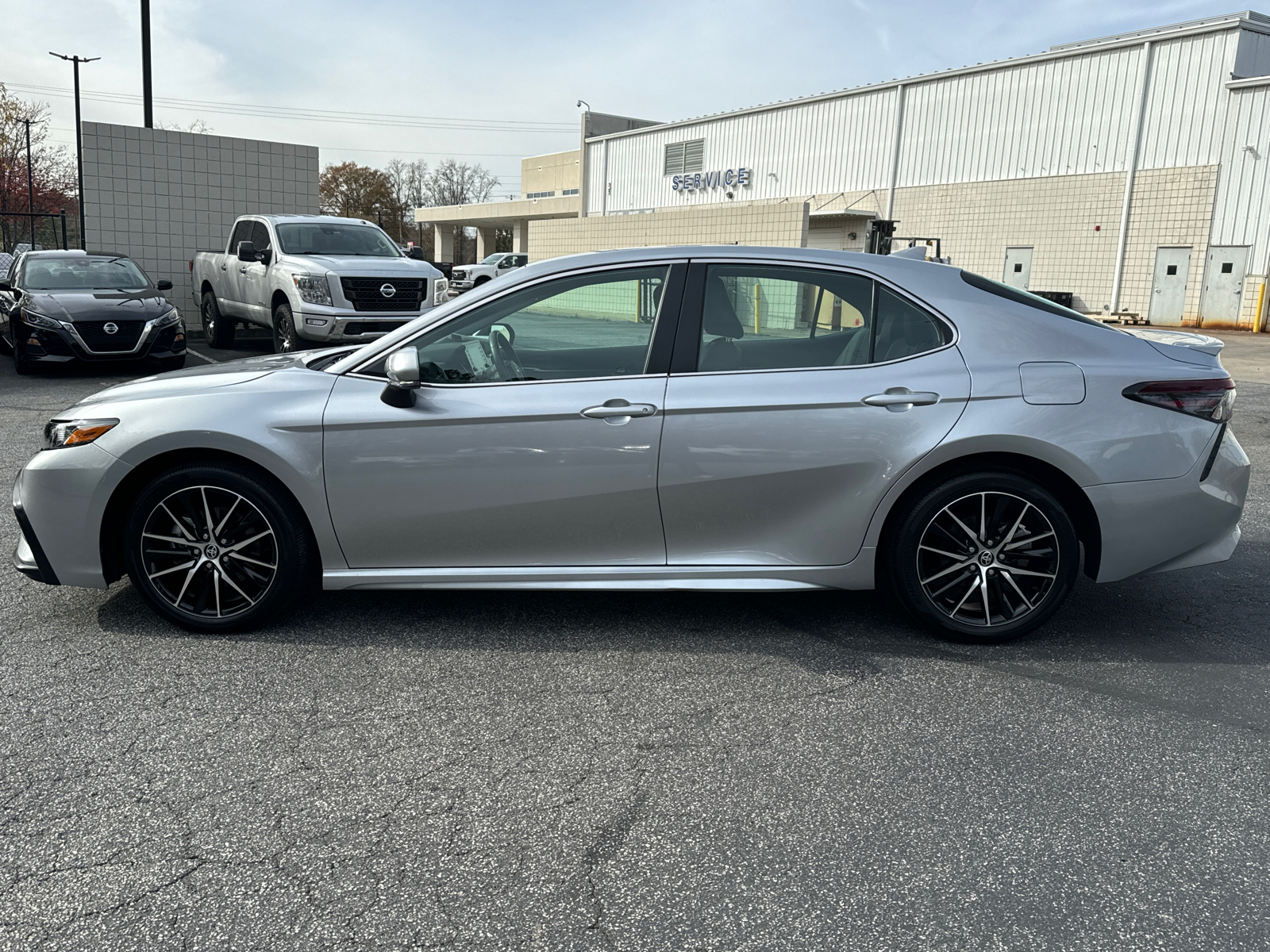 2024 Toyota Camry SE 8