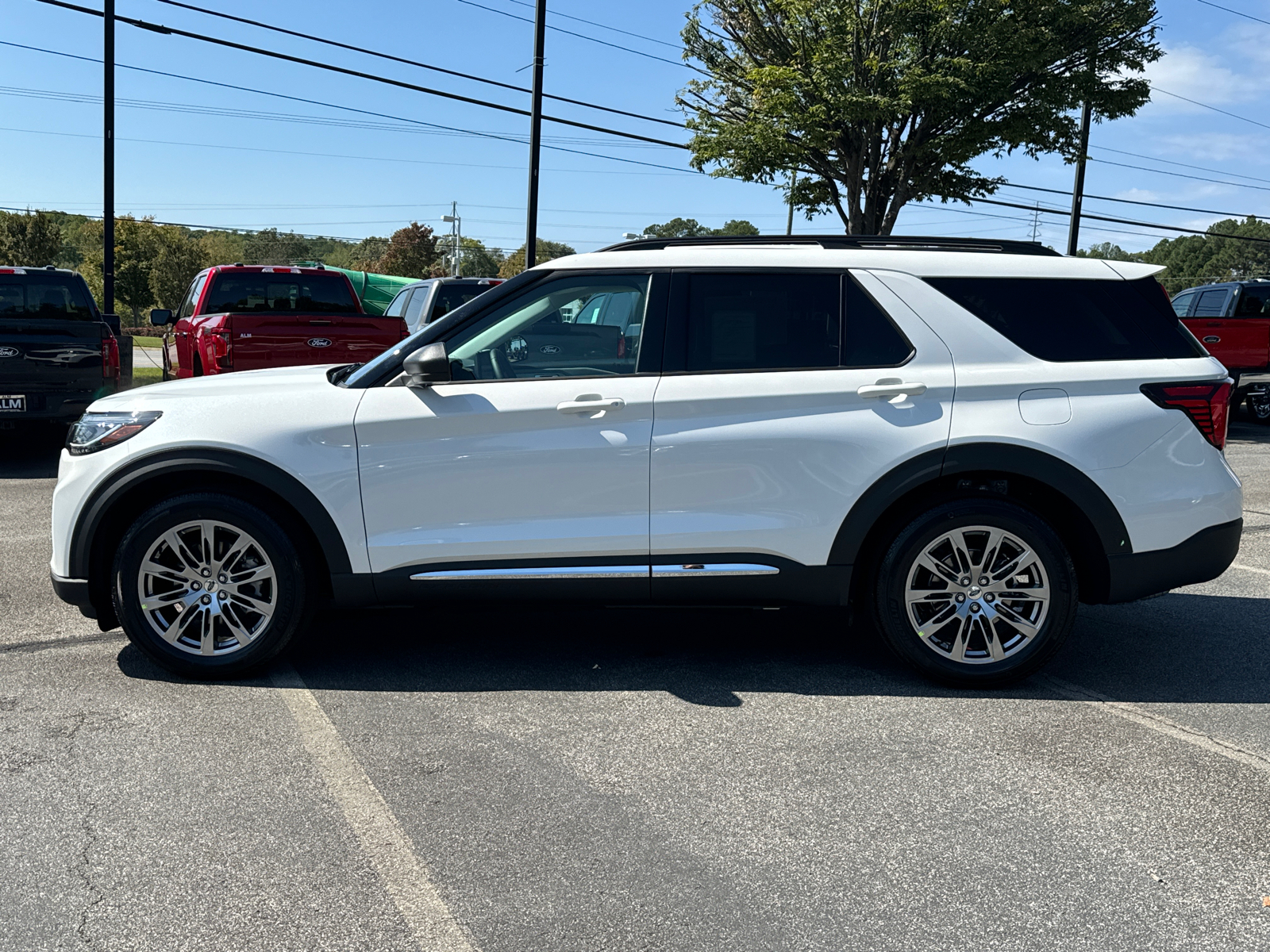 2025 Ford Explorer Active 8