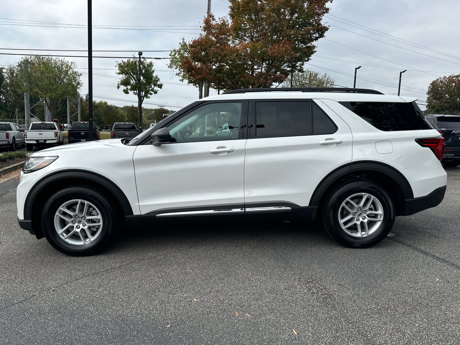 2025 Ford Explorer Active 8