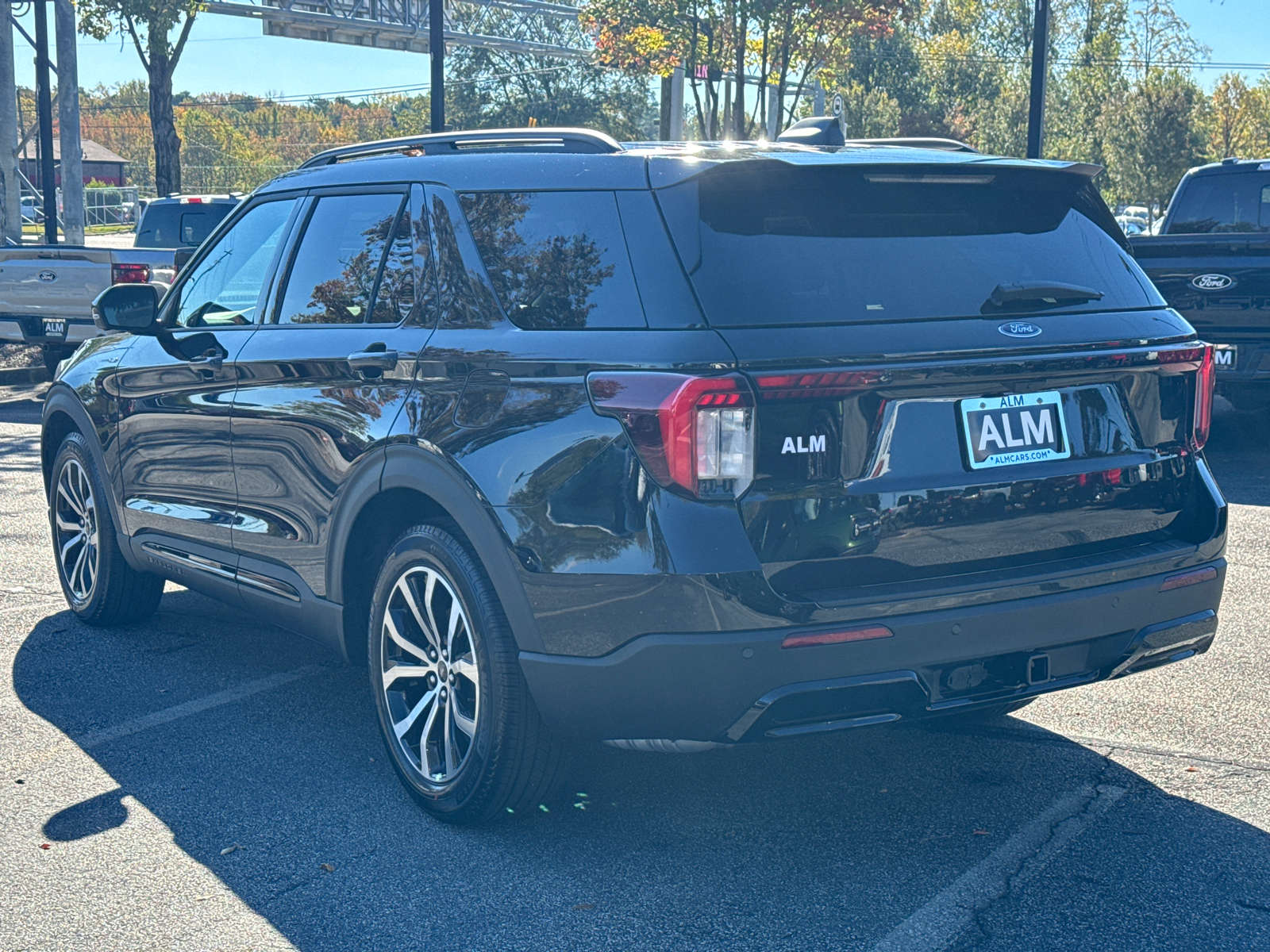 2025 Ford Explorer ST-Line 7