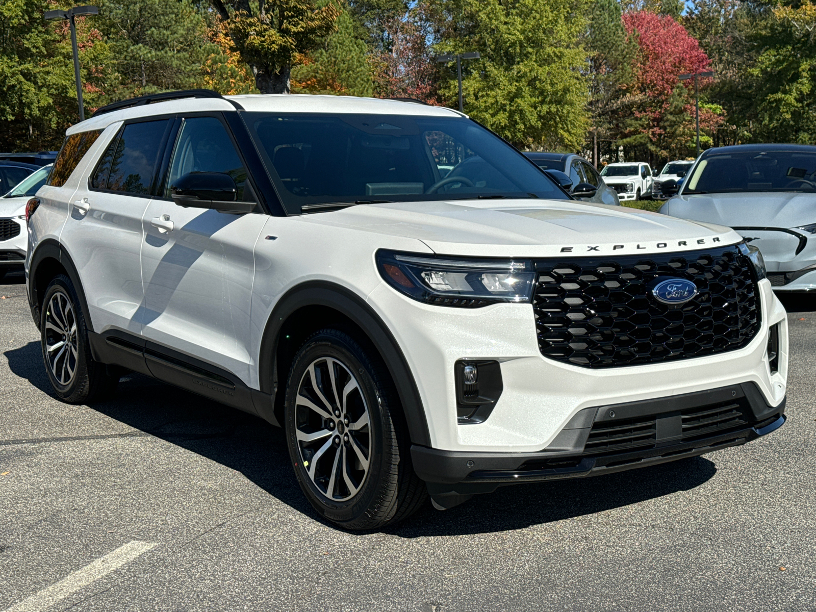 2025 Ford Explorer ST-Line 3