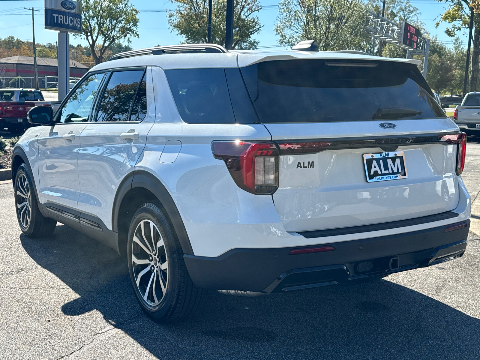 2025 Ford Explorer ST-Line 7