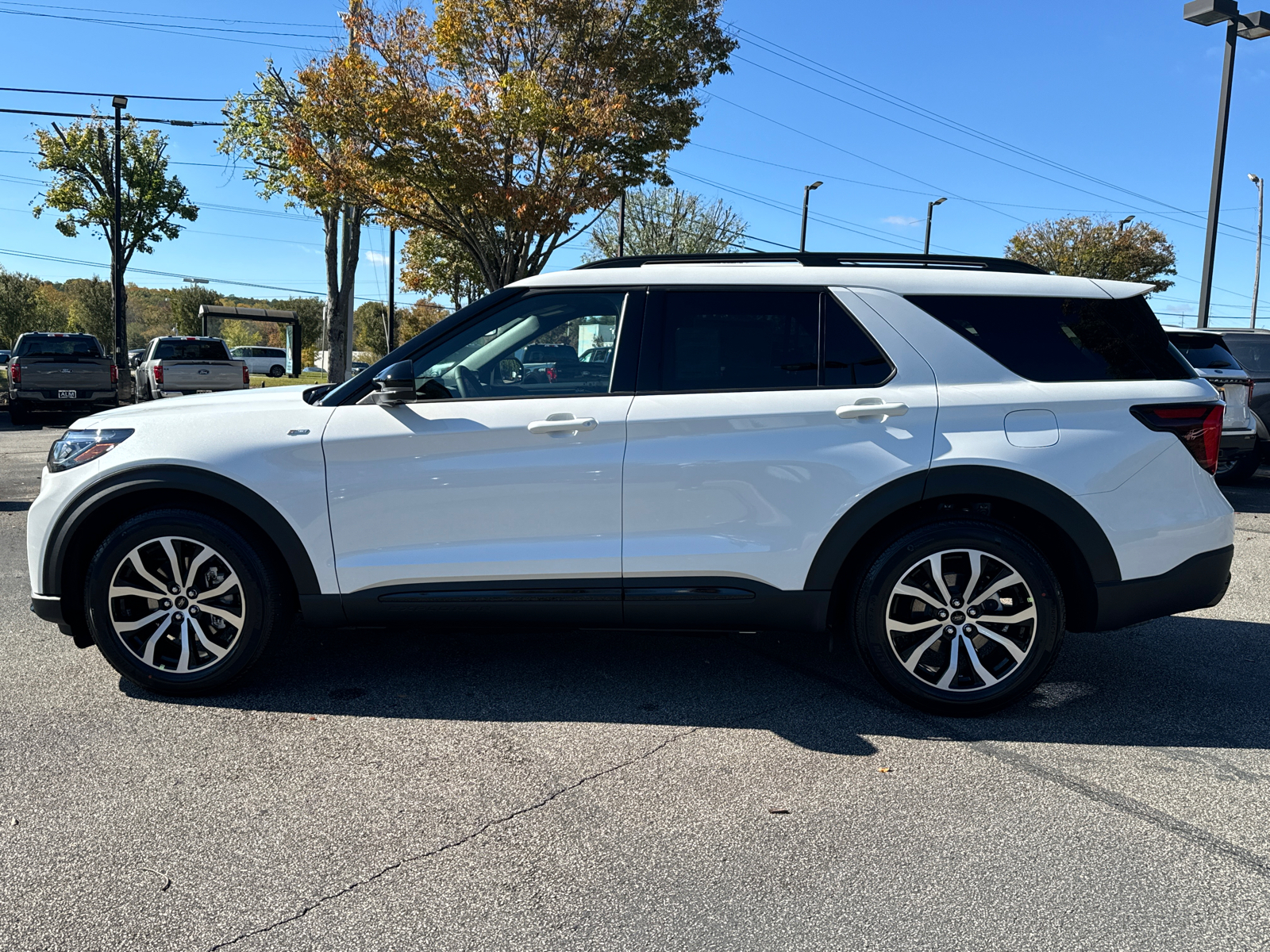 2025 Ford Explorer ST-Line 8