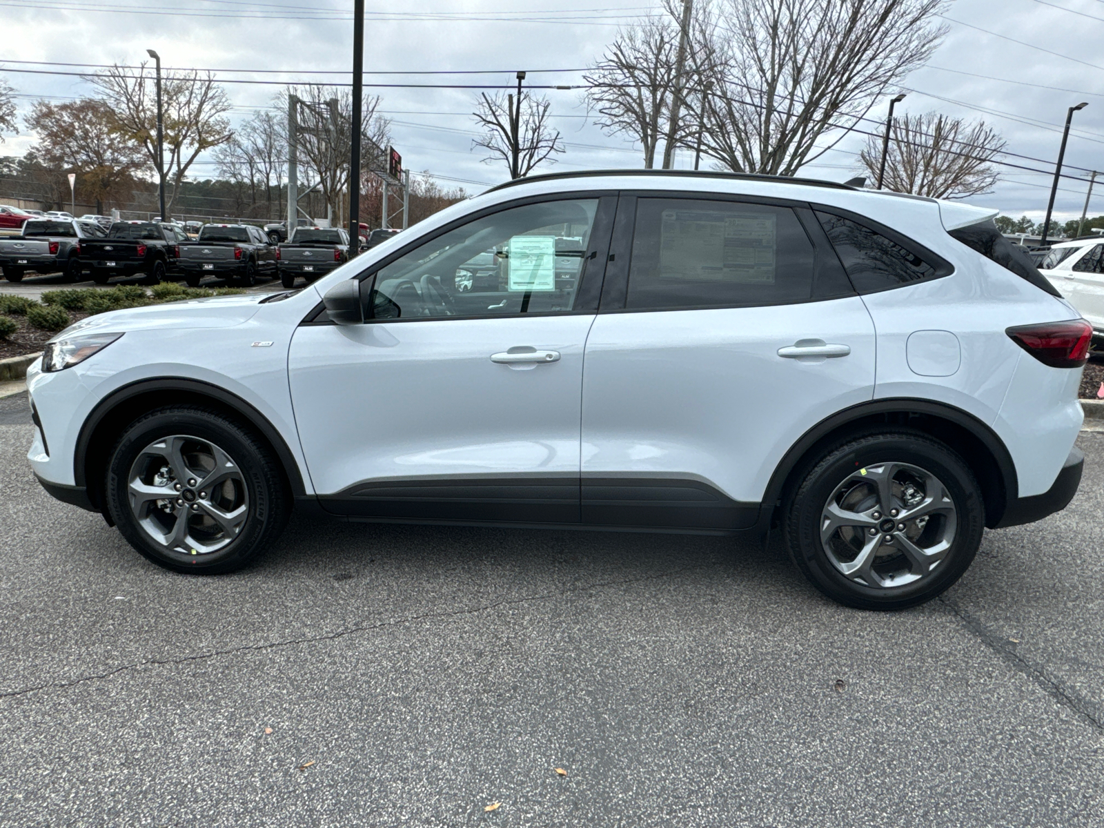 2025 Ford Escape ST-Line 8